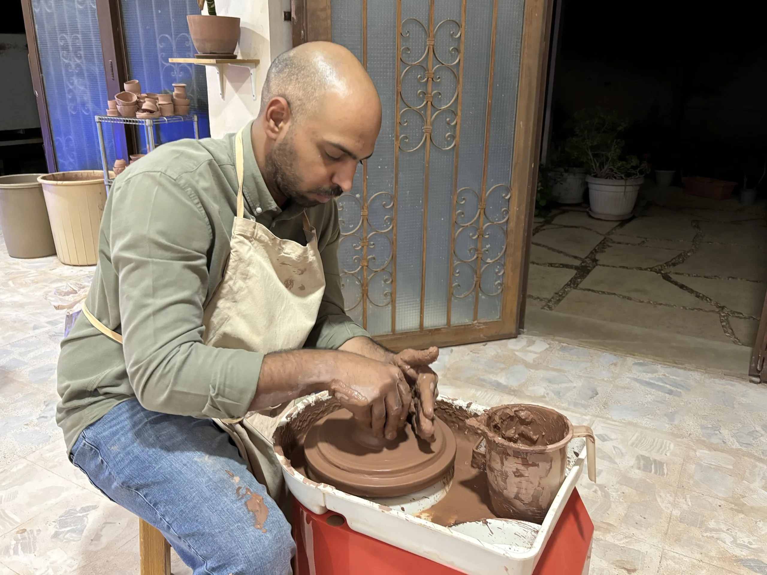 Wheelthrowing Pottery Workshop - Image 4